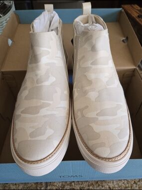 Toms Women's Beige Desert Camo Slip-On Bryce